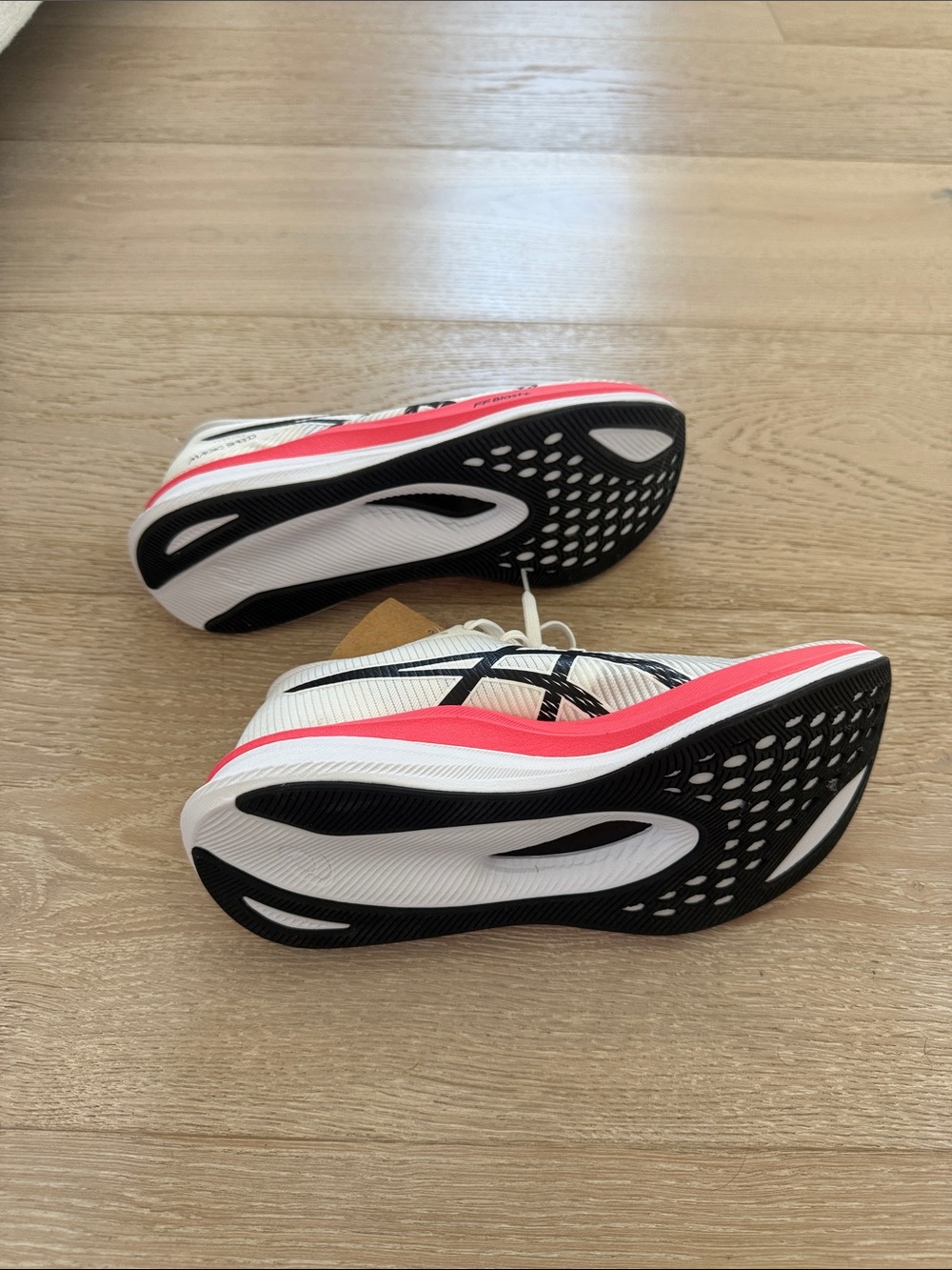 ASICS MAGIC SPEED 3 Running Shoes - Picture 3 of 4